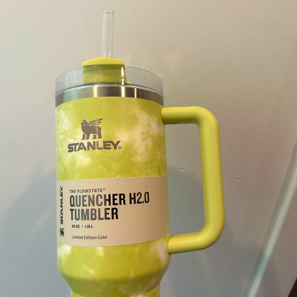 **NWT** Target x Stanley 40oz H2.0 FlowState Quencher Tumbler Citron tie-dye